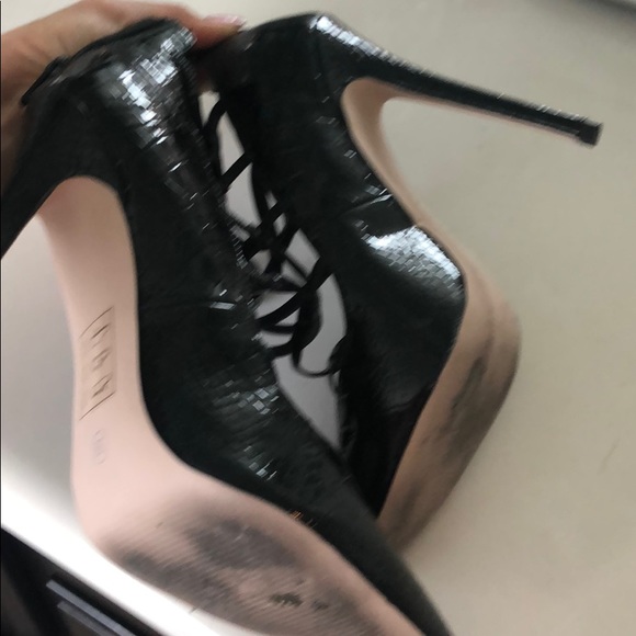 Heels - Picture 4 of 4